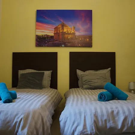 11 St Joseph Apartament *