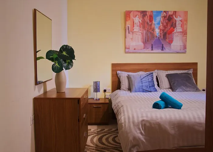 11 St Joseph Apartament